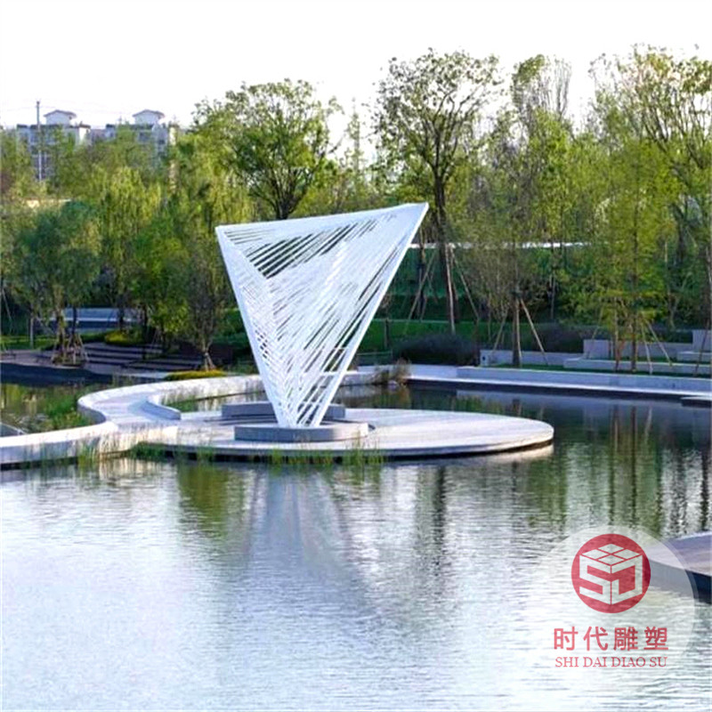 定制不銹鋼流水船雕塑戶外金屬帆船噴泉造型售樓部招財(cái)景觀大擺件