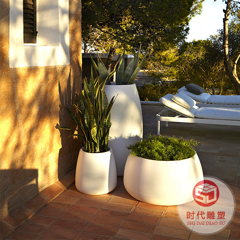 玻璃鋼花盆組合商場(chǎng)美陳花器酒店花箱商業(yè)街市政戶(hù)外花缽定制廠(chǎng)家