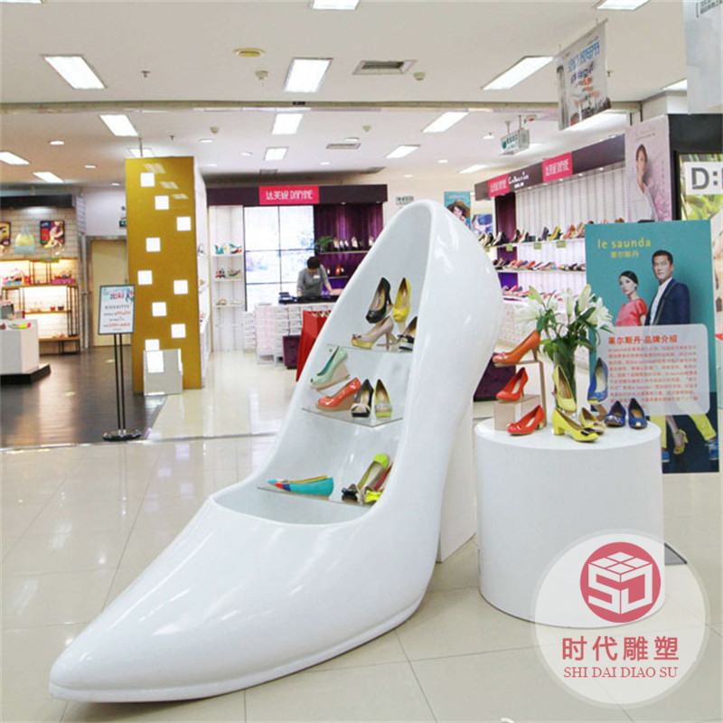 網(wǎng)紅打卡奶茶店裝飾布朗熊可妮兔雕塑大型公園咖啡店商場美陳擺件