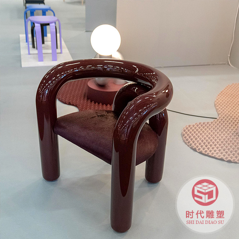 商場(chǎng)玻璃鋼座椅防腐木坐凳裝飾戶外休閑長(zhǎng)凳美陳廣場(chǎng)中空休息椅子