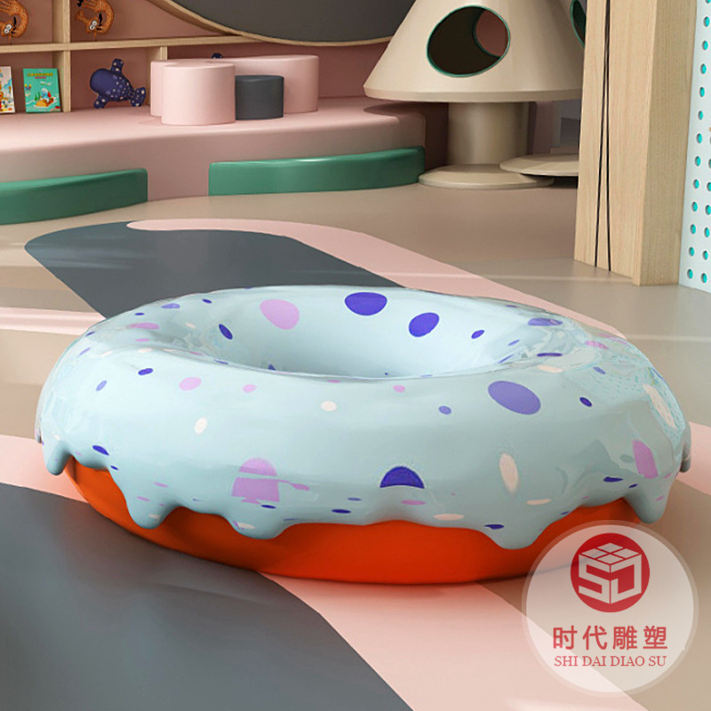 玻璃鋼休閑椅糖果椅子學(xué)校幼兒園坐凳商場(chǎng)座椅卡通長(zhǎng)凳子美陳廠家