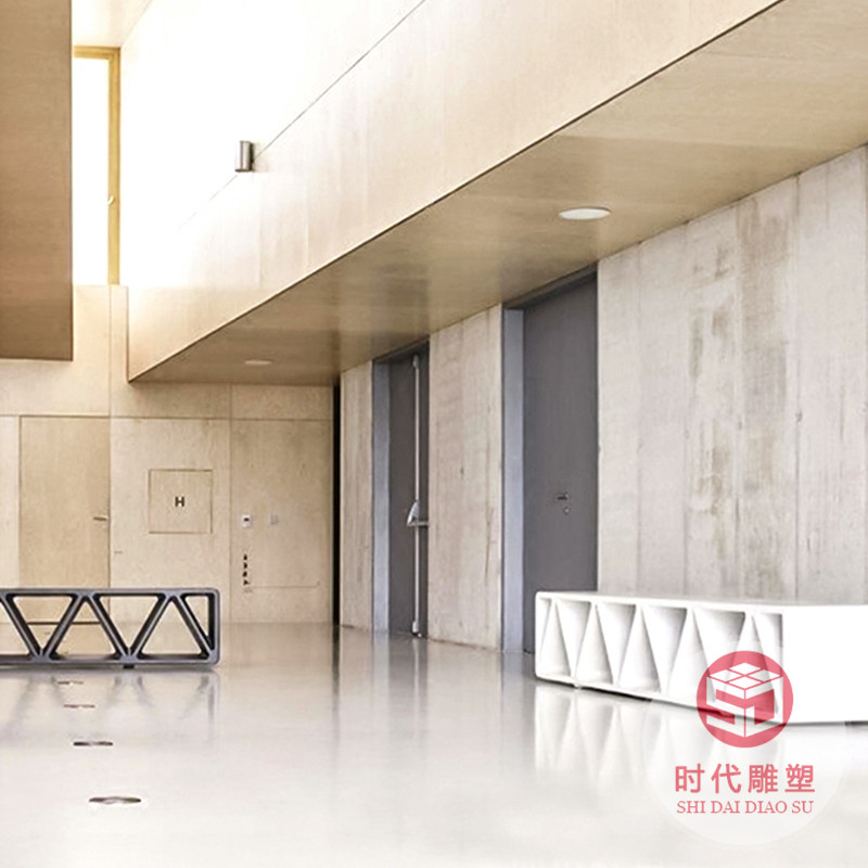 不銹鋼座椅異形長(zhǎng)椅鐵藝坐凳實(shí)木椅玻璃鋼花箱組合木藝休息椅定制